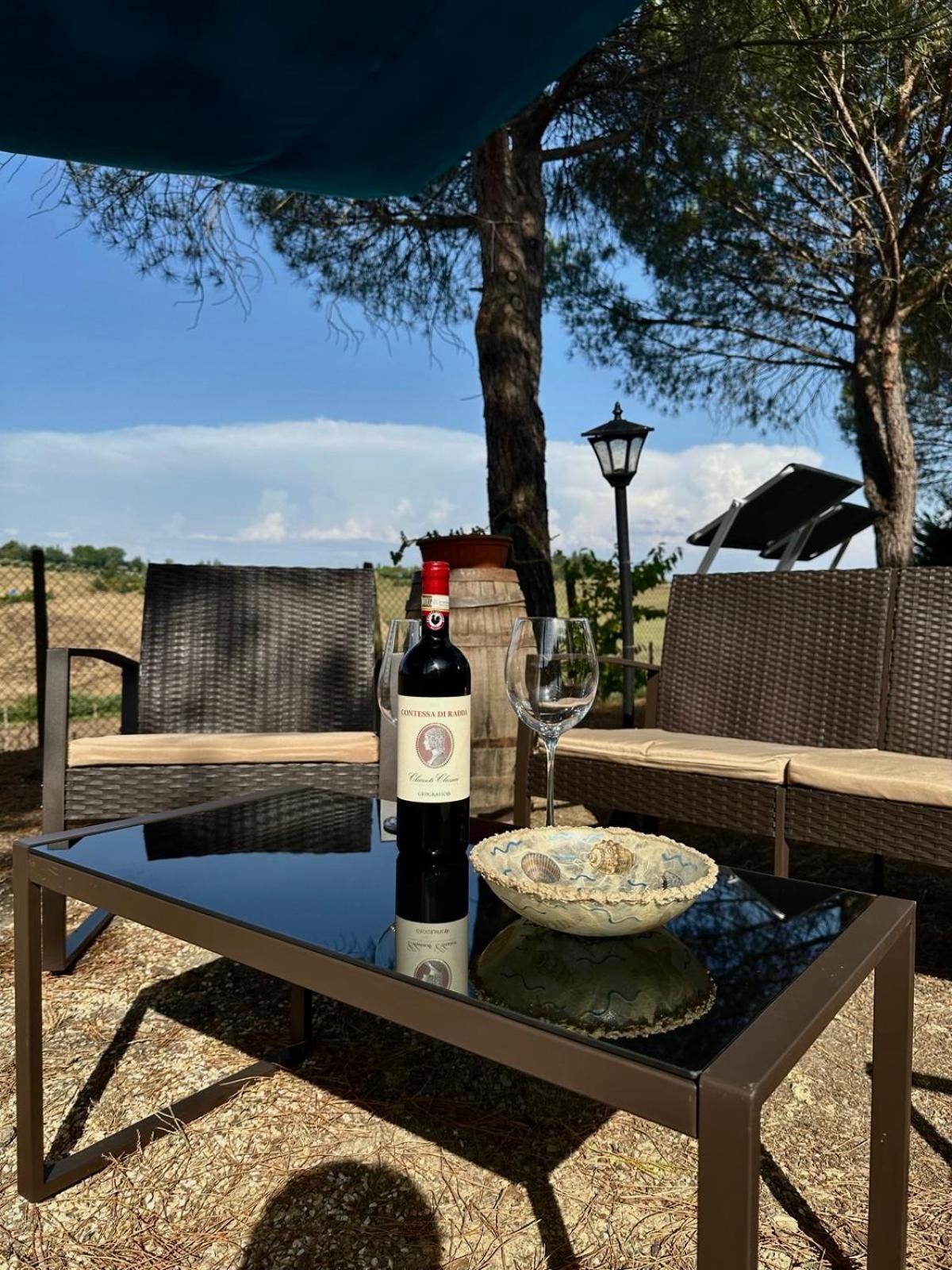 Agriturismo La Terrazza Sul Mangia Siena Buitenkant foto