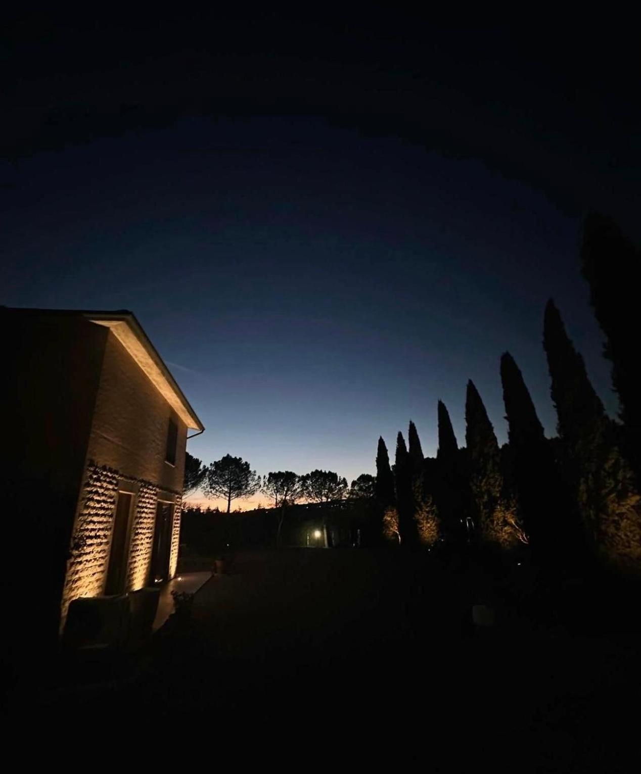 Agriturismo La Terrazza Sul Mangia Siena Buitenkant foto