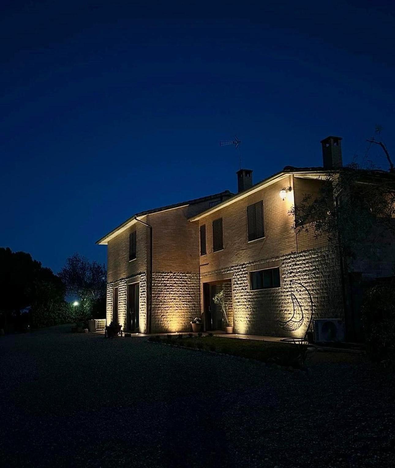 Agriturismo La Terrazza Sul Mangia Siena Buitenkant foto